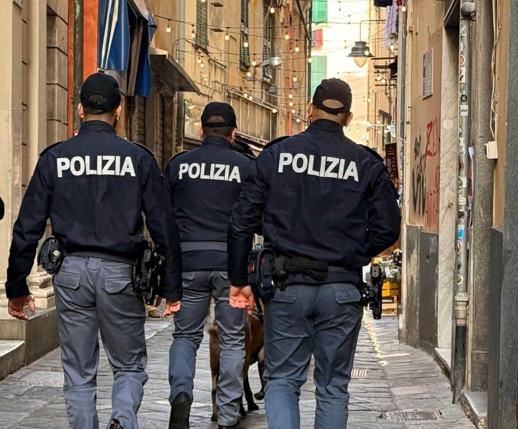 Genova Prè, controlli Polizia a tappeto: locale chiuso, multe da 10mila euro