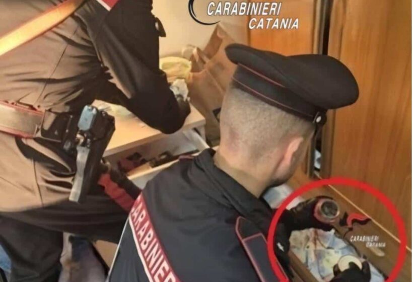 Catania, blitz antidroga a San Cristoforo: 52enne arrestato con cocaina e contanti