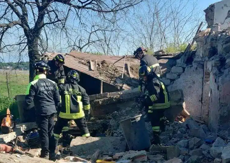 Roma, crollo al Parco degli Acquedotti: due vittime, ipotesi anarchica