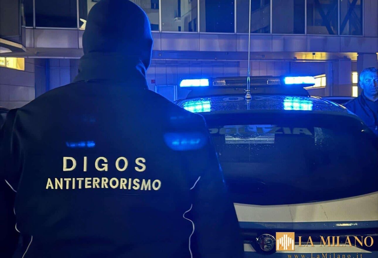 Arezzo, 15enne sotto inchiesta per odio online: blitz e perquisizioni Digos