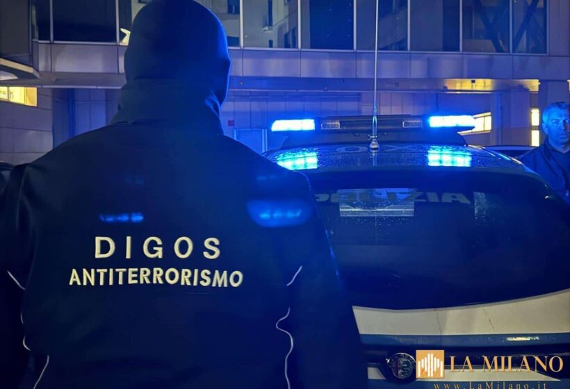 Arezzo, 15enne sotto inchiesta per odio online: blitz e perquisizioni Digos