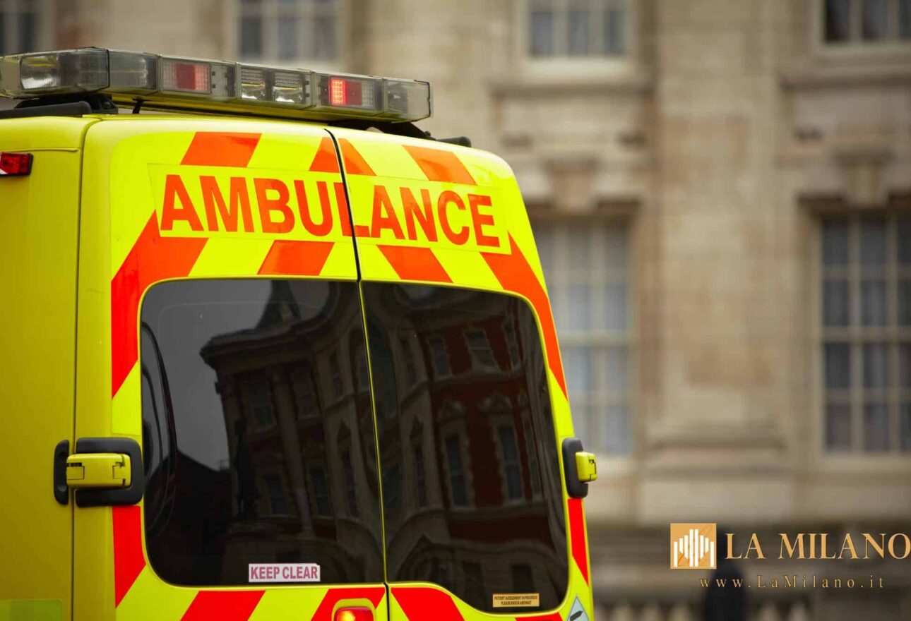 Francia: bus con turisti israeliani si ribalta in Savoia, 12enne morta e feriti