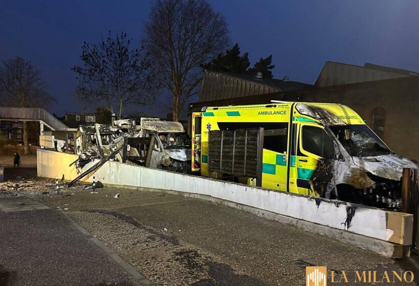 Londra, ambulanze bruciate a Golders Green: raid antisemita, 3 ricercati