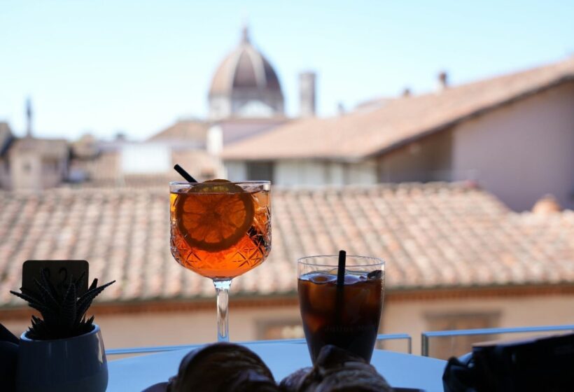 Aperitivo italiano dopo il lavoro: il rituale antistress che ti manca?