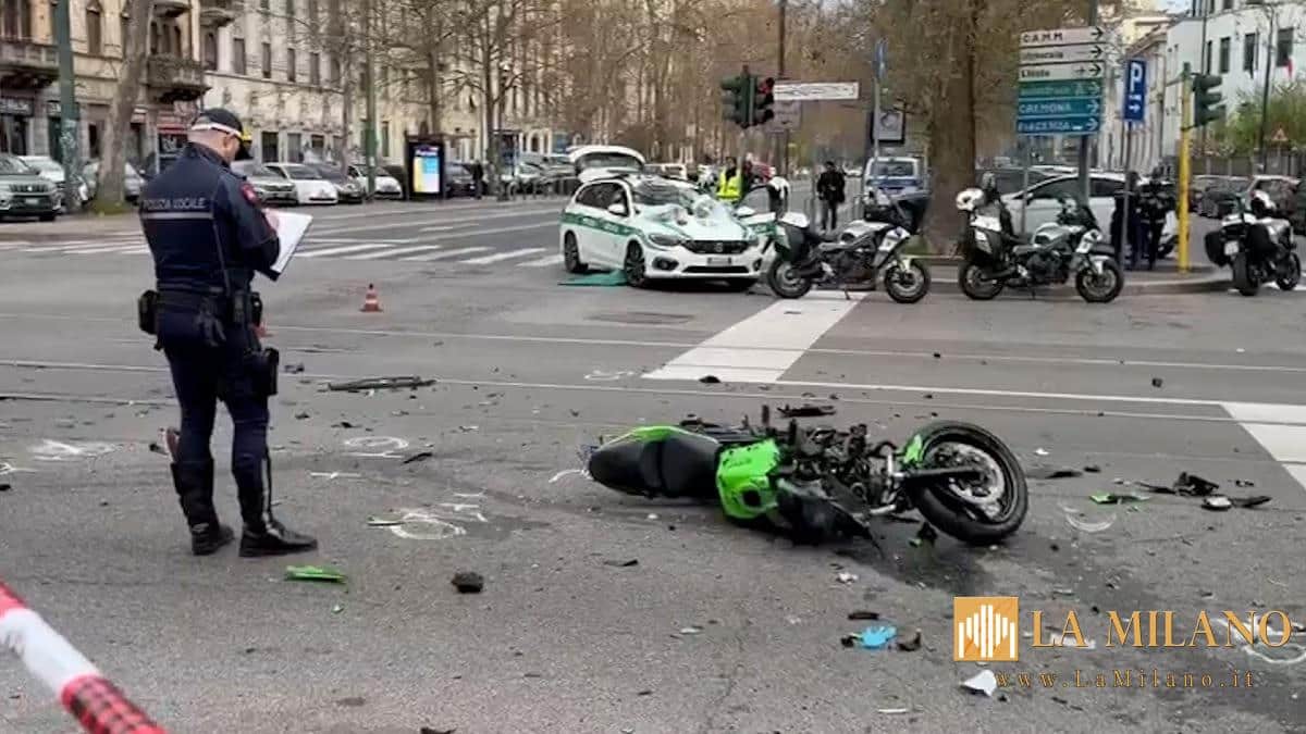 Milano, moto contro taxi in viale Mugello: due 20enni morti di notte