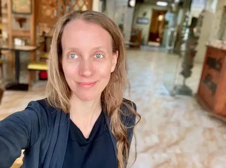 Baghdad: fermato un sospetto per il rapimento della giornalista USA, mistero sulla liberazione di Shelly Kittleson