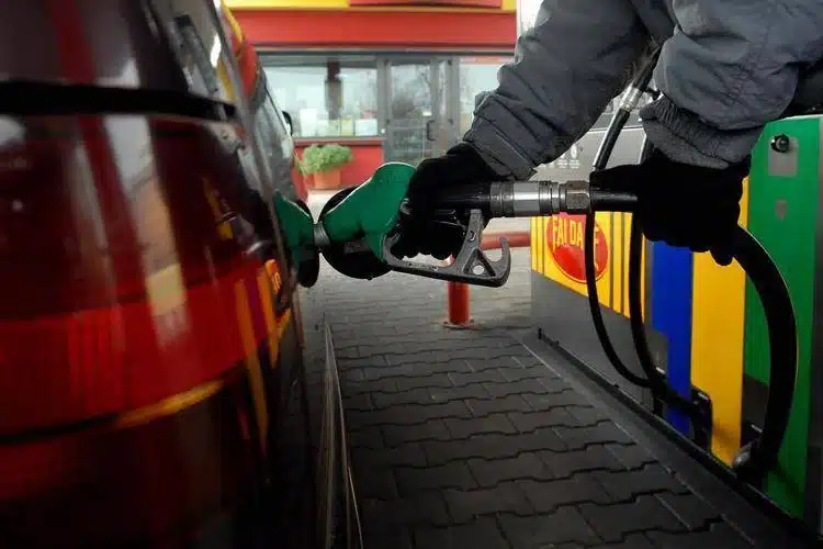 Cdm: proroga accise carburanti al 1° maggio, decreto Meloni da 500 mln
