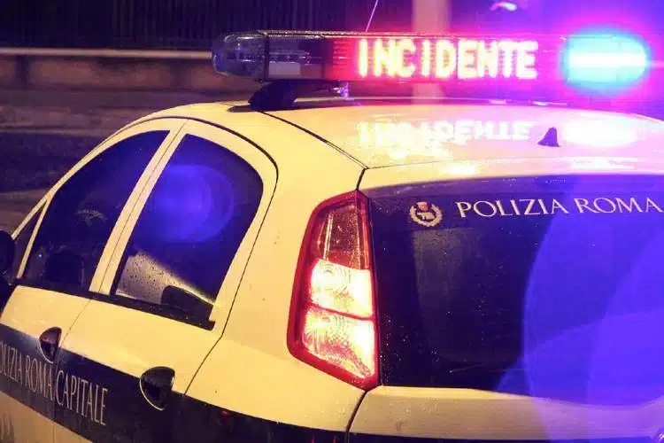 Roma e Milano, incidenti mortali: tre morti nella notte, feriti e indagini