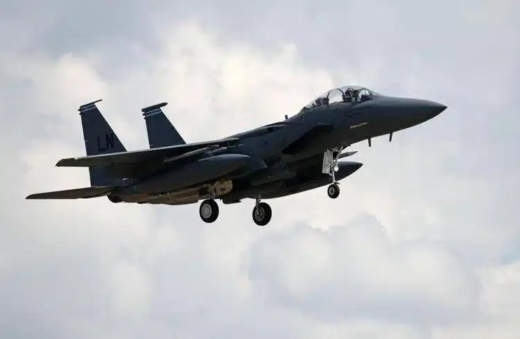 Iran, abbattuti due jet USA: pilota scomparso e negoziati in stallo