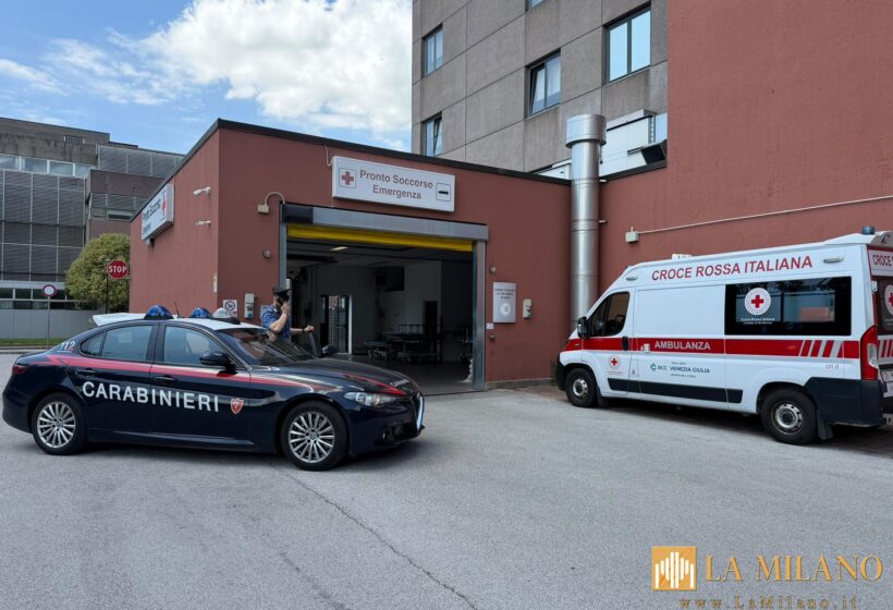 Monfalcone, donna salvata dal balcone al terzo piano grazie ai soccorsi