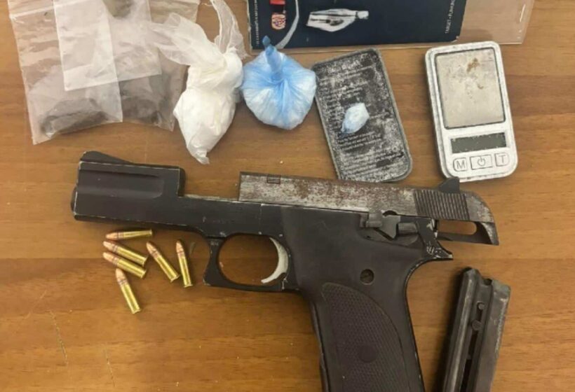 Napoli: scippo a Piazza Garibaldi, sequestrati pistola e droga a Barra
