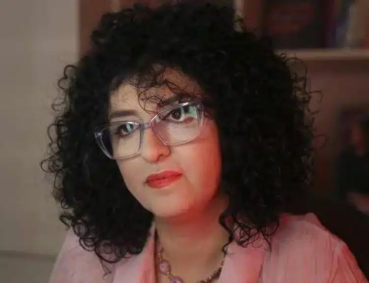 Narges Mohammadi in condizioni critiche: Iran nega trasferimento a Teheran