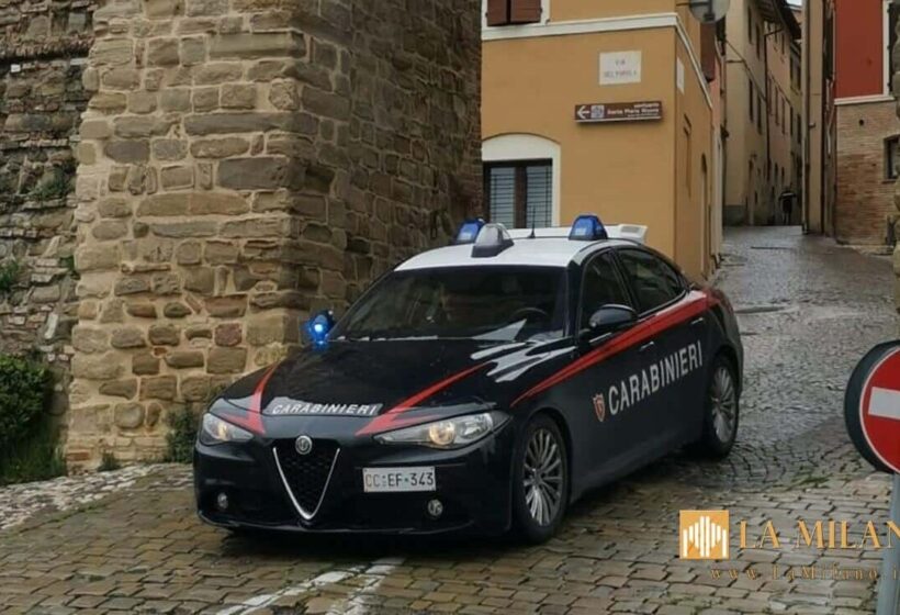 Tolentino, armi in auto in un video social: due giovani denunciati dai Carabinieri
