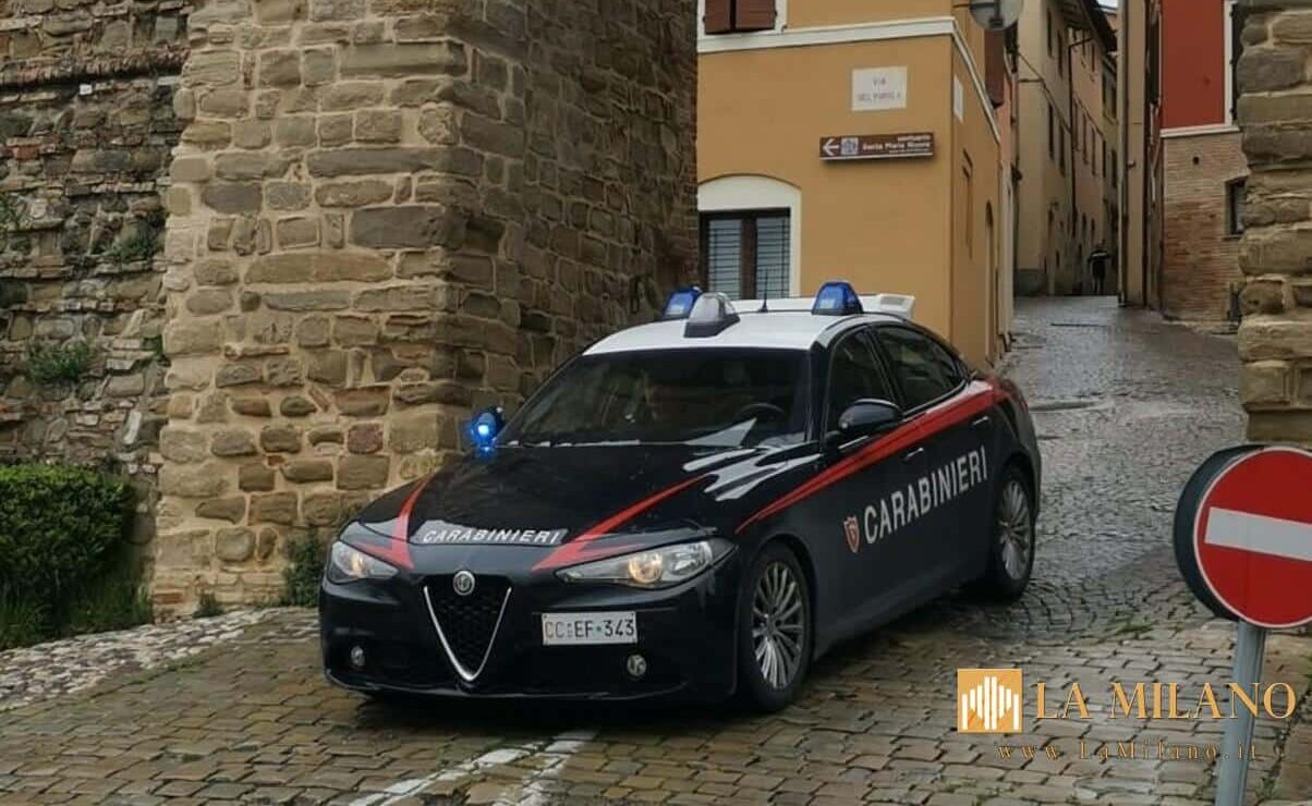 Tolentino, armi in auto in un video social: due giovani denunciati dai Carabinieri