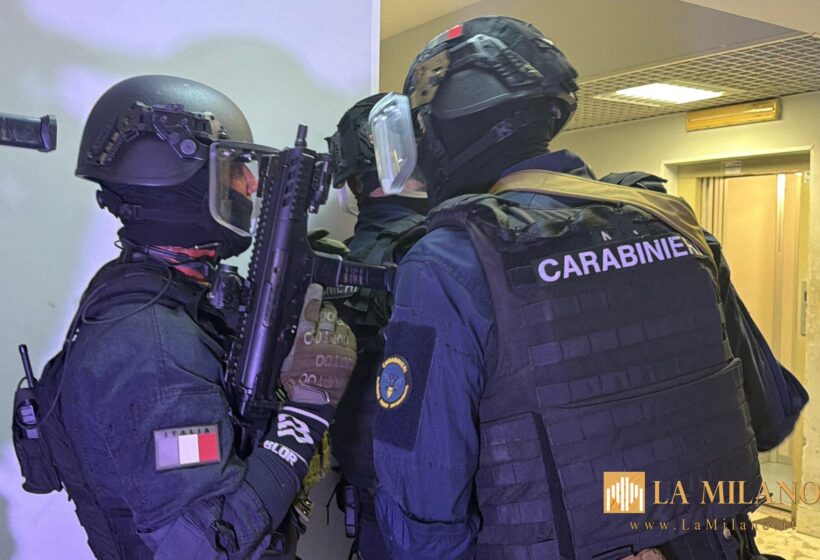 Roma: blitz Carabinieri contro droga, armi e estorsioni, 7 arresti e sequestri