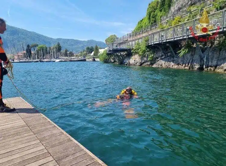 Mandello del Lario, tragedia nel Lago di Como: 15enne annega dopo un tuffo