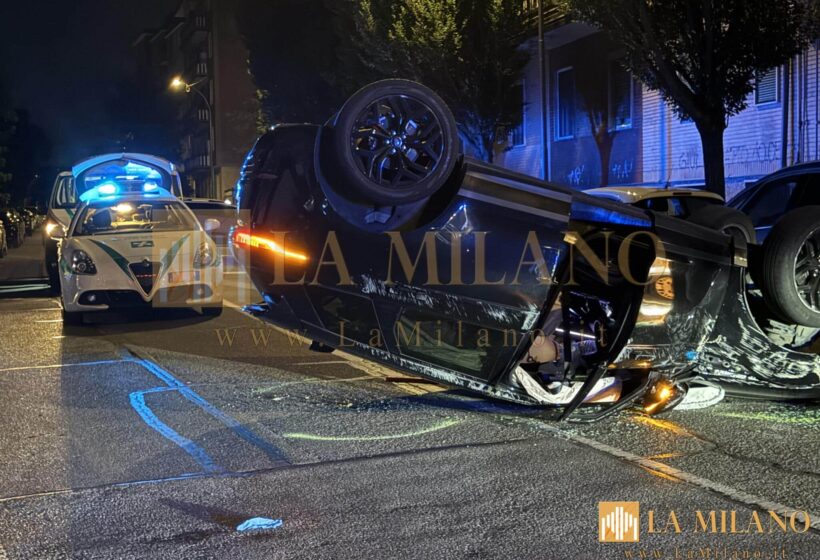 Cologno Monzese, Land Rover ribaltata in via Norvegia: urtate 2 auto in sosta