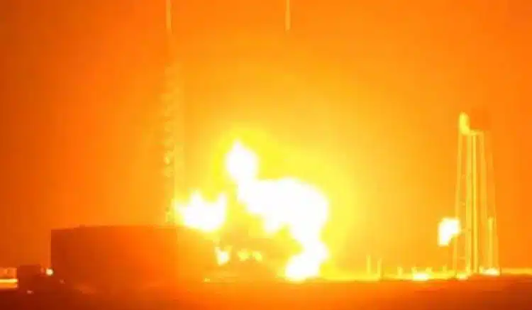 Cape Canaveral, test finisce con esplosione del razzo New Glenn di Blue Origin: nessun ferito