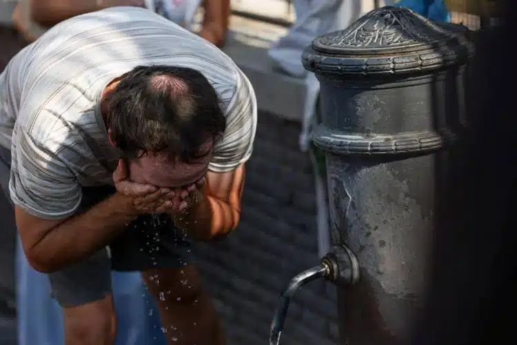 Europa stretta dal caldo anomalo: record e allerta in Italia, ondate precoci