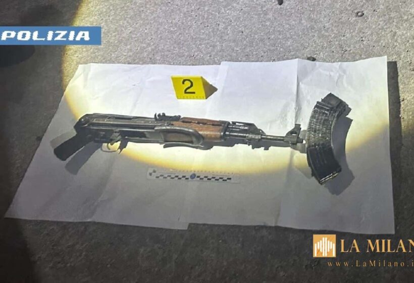 Napoli, fermati sospetti per rissa e colpi d’arma in Piazza Montesanto