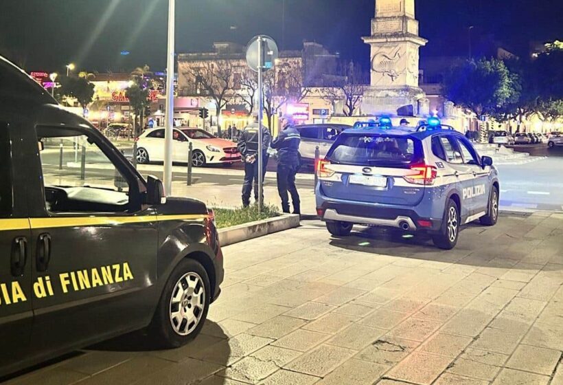 Lecce, maxi controlli sulla movida: sequestrate scacciacani, munizioni e hashish