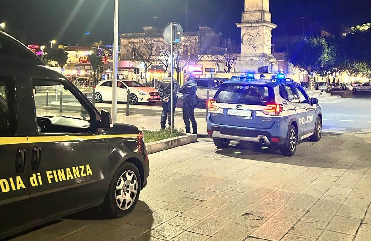 Lecce, maxi controlli sulla movida: sequestrate scacciacani, munizioni e hashish