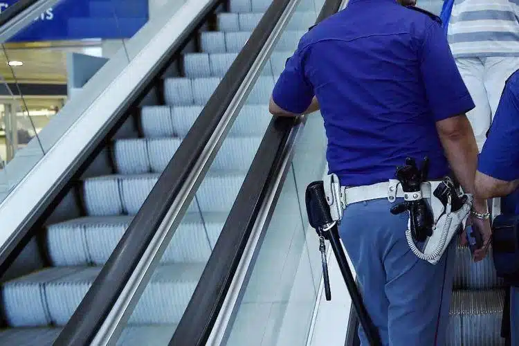 Milano, 22enne accoltellato a morte dopo maxi rissa a Certosa Station
