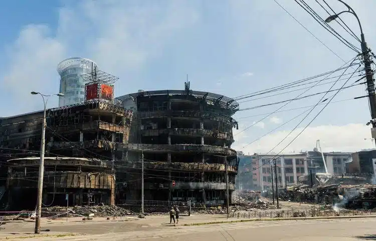 Russia avvisa stranieri e diplomatici: "Lasciate Kiev subito", raid imminenti